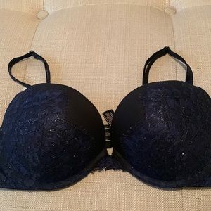 Victoria’s Secret bra 34D